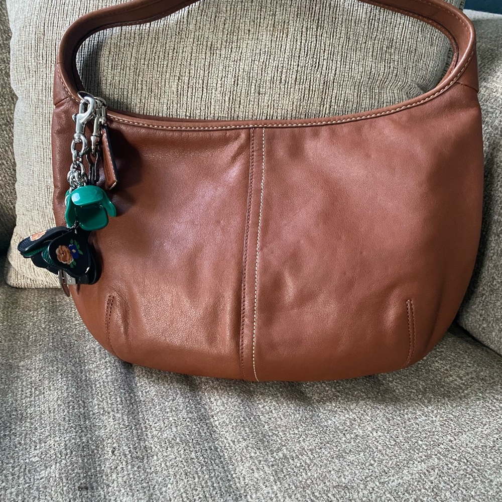 Coach D0869-F12347 Authentic Camel Tan Hobo Bag